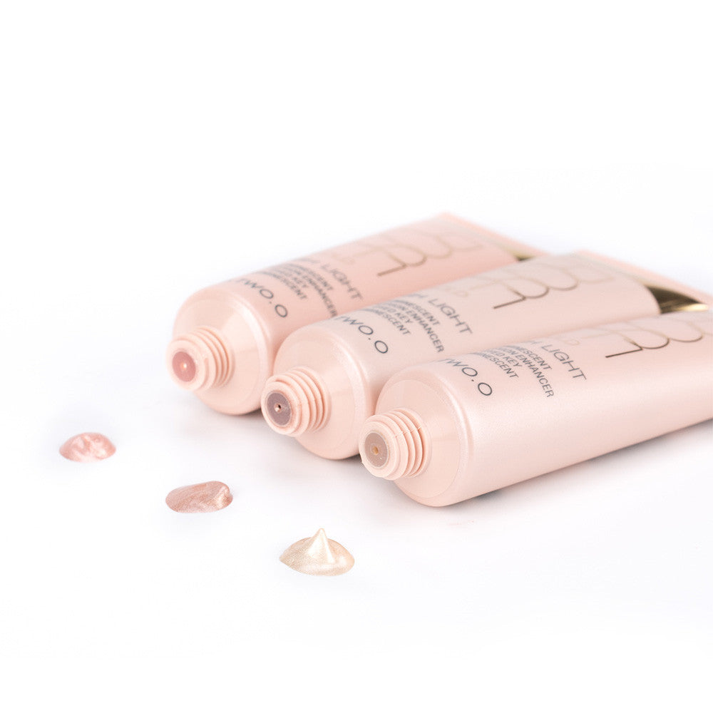 Three-dimensional Contouring Of Facial Silkworm Highlighter